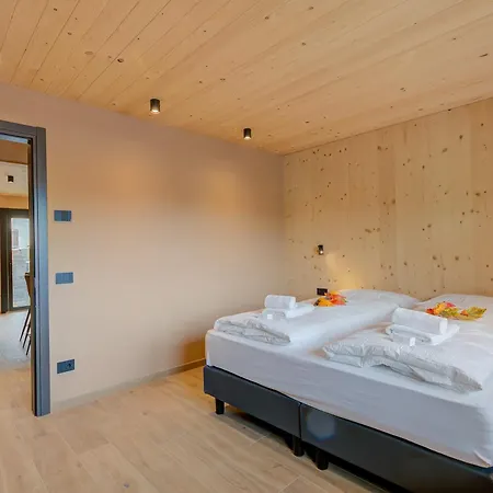 Apartment Leba House *
