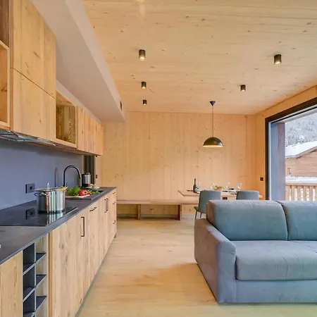 Apartment Leba House *